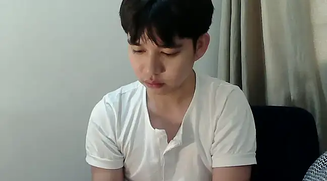 Snapshot of alfonsoasiancutie chatting on 12.24.24 alfonsoasiancutie online show from 12.24.24