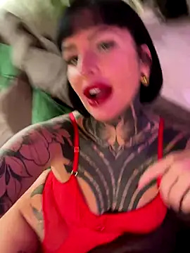 InkedBiitch online show from 10.24.25