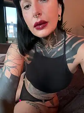 InkedBiitch online show from 04.28.26