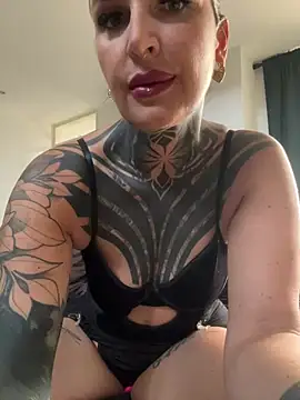 Snapshot of InkedBiitch chatting on 07.23.26 InkedBiitch online show from 07.23.26