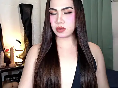 Snapshot of elise_bloom69 chatting on 04.30.26 elise bloom69 online show from 04.30.26