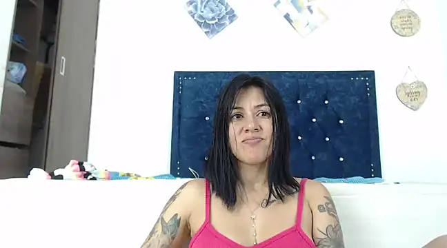 Snapshot of QueenSquirt_ chatting on 01.25.25 QueenSquirt online show from 01.25.25