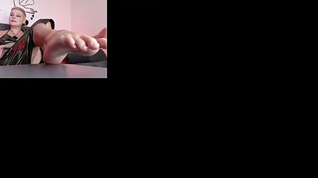 Snapshot of MadameKatrina chatting on 04.24.26 MadameKatrina online show from 04.24.26