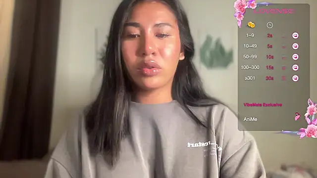 Snapshot of Alaia_Pope chatting on 07.14.26 Alaia Pope online show from 07.14.26