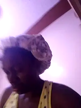 Snapshot of _cutemelania chatting on 01.05.25  cutemelania online show from 01.05.25