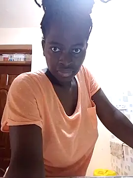 Snapshot of _cutemelania chatting on 02.03.25  cutemelania online show from 02.03.25