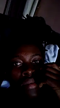 Snapshot of _cutemelania chatting on 02.14.25  cutemelania online show from 02.14.25