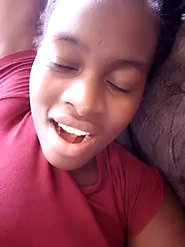 Snapshot of _cutemelania chatting on 02.28.25  cutemelania online show from 02.28.25