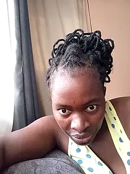 Snapshot of _cutemelania chatting on 03.13.25  cutemelania online show from 03.13.25