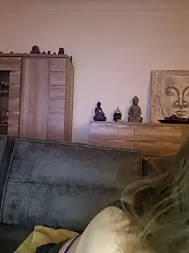 cristalines online show from 10.31.25