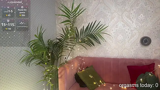 01 lili 01 online show from 12.30.24