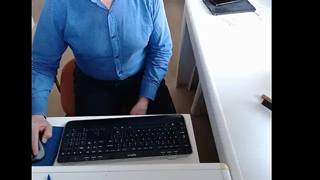Snapshot of dutchpornking chatting on 04.17.26 dutchpornking online show from 04.17.26