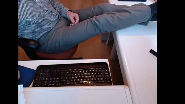 Snapshot of dutchpornking chatting on 05.11.26 dutchpornking online show from 05.11.26