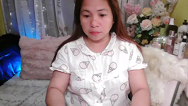 Snapshot of OhmyPinay chatting on 07.14.26 OhmyPinay online show from 07.14.26