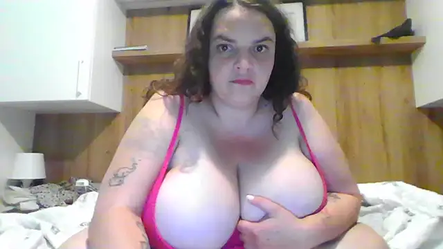 Snapshot of Lantti_Irres chatting on 07.12.26 Lantti Irres online show from 07.12.26