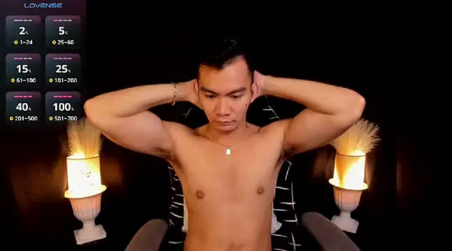 Snapshot of 000batman000 chatting on 02.25.25 000batman000 online show from 02.25.25