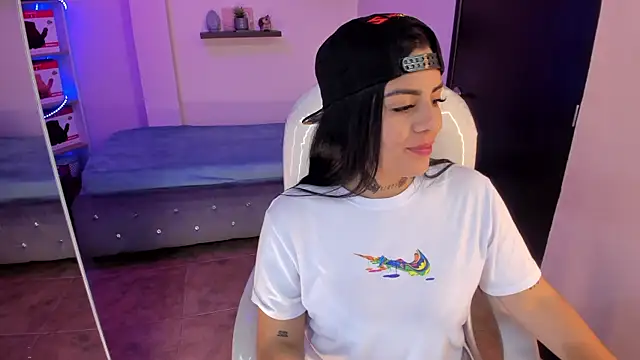 Catalinaa martinez online show from 12.22.24