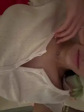 Prettylilgirll online show from 04.19.26