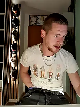 Snapshot of Playbunniboy chatting on 12.11.24 Playbunniboy online show from 12.11.24