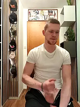 Snapshot of Playbunniboy chatting on 02.10.25 Playbunniboy online show from 02.10.25