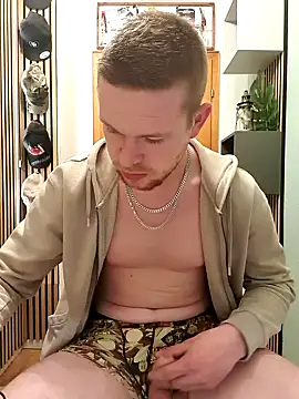 Snapshot of Playbunniboy chatting on 02.13.25 Playbunniboy online show from 02.13.25