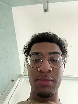 Snapshot of samuchoco21 chatting on 02.19.25 samuchoco21 online show from 02.19.25