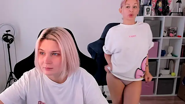 hotblonds online show from 11.10.25