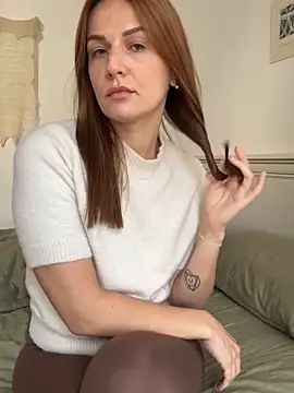 Snapshot of BritneyHall chatting on 03.24.26 BritneyHall online show from 03.24.26