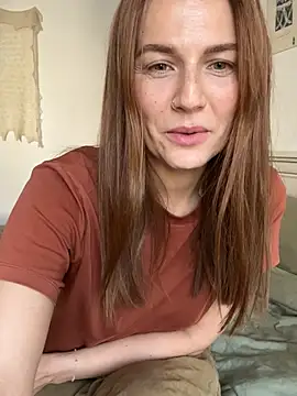 Snapshot of BritneyHall chatting on 04.02.26 BritneyHall online show from 04.02.26
