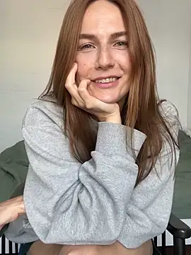 Snapshot of BritneyHall chatting on 05.27.26 BritneyHall online show from 05.27.26