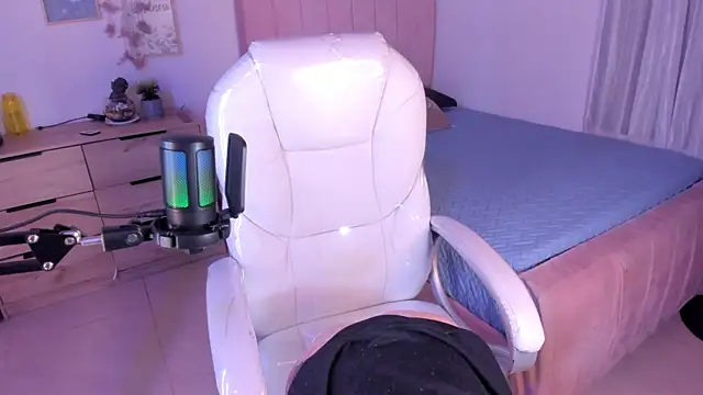 Amaia Daniells online show from 03.05.25