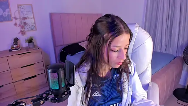 Amaia Daniells online show from 03.17.25