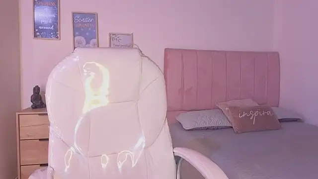 Amaia Daniells online show from 11.30.25