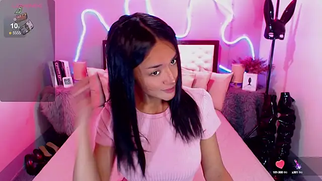 Snapshot of tanGINAmoe chatting on 01.29.25 tanGINAmoe online show from 01.29.25