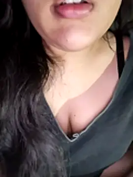 Snapshot of Annerae chatting on 11.07.25 Annerae online show from 11.07.25