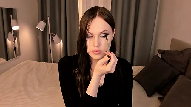 EffieMinki online show from 03.05.26