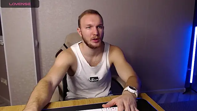 Snapshot of Toress1 chatting on 01.21.25 Toress1 online show from 01.21.25