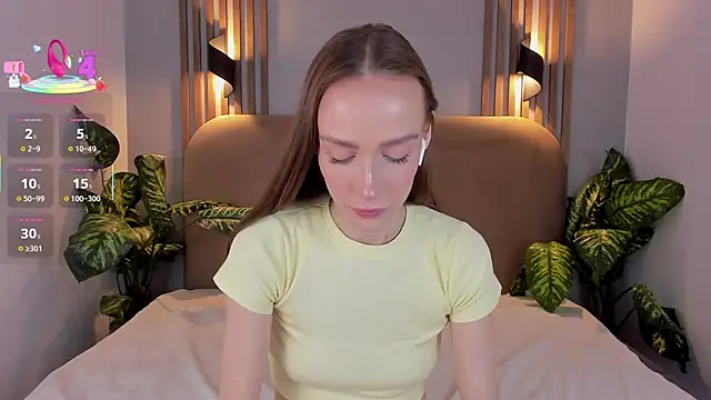 Kira Quinn online show from 11.13.25