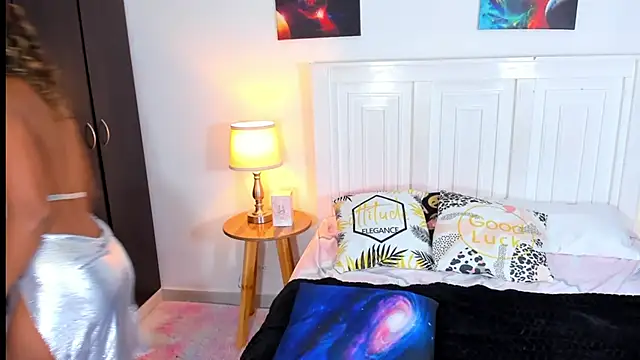 SarahCinnamon- online show from 01.09.25