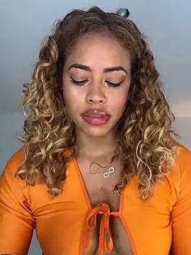 SarahCinnamon- online show from 03.29.26