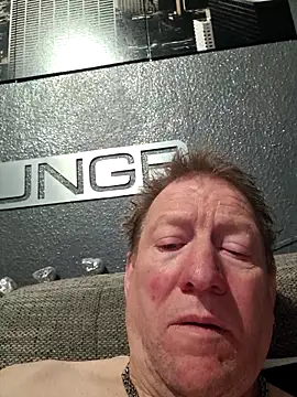 Snapshot of tomtom111111 chatting on 02.12.26 tomtom111111 online show from 02.12.26