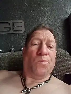 Snapshot of tomtom111111 chatting on 02.17.26 tomtom111111 online show from 02.17.26