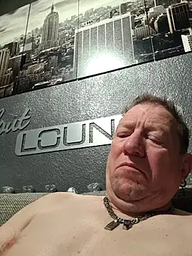 Snapshot of tomtom111111 chatting on 02.21.26 tomtom111111 online show from 02.21.26