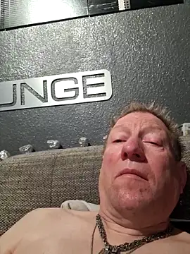 Snapshot of tomtom111111 chatting on 02.28.26 tomtom111111 online show from 02.28.26