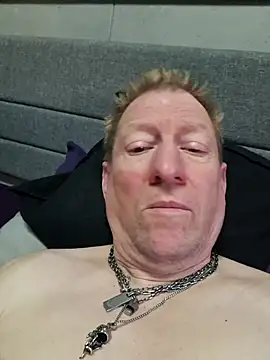 Snapshot of tomtom111111 chatting on 03.04.26 tomtom111111 online show from 03.04.26