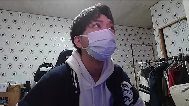 Snapshot of pychan chatting on 12.04.24 pychan online show from 12.04.24