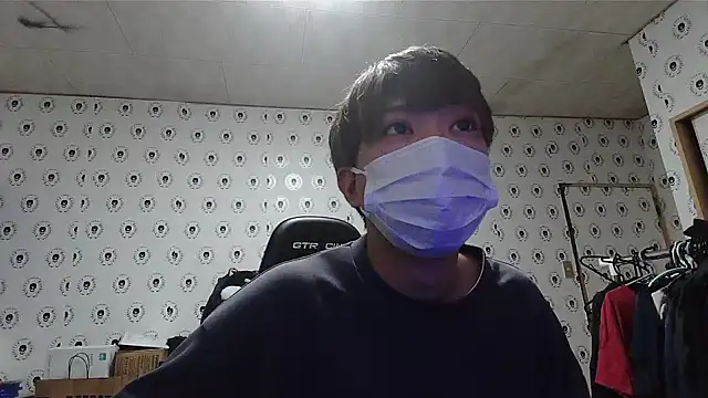 Snapshot of pychan chatting on 12.23.24 pychan online show from 12.23.24
