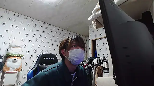 Snapshot of pychan chatting on 02.26.25 pychan online show from 02.26.25