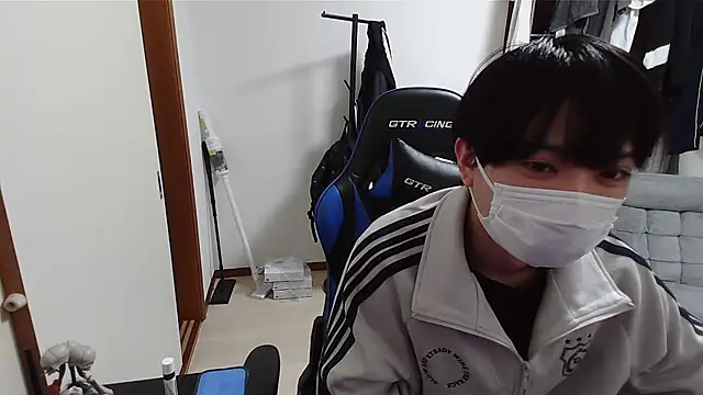 Snapshot of pychan chatting on 03.01.26 pychan online show from 03.01.26