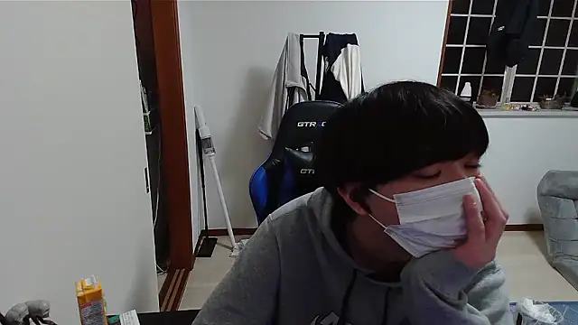 Snapshot of pychan chatting on 04.14.26 pychan online show from 04.14.26